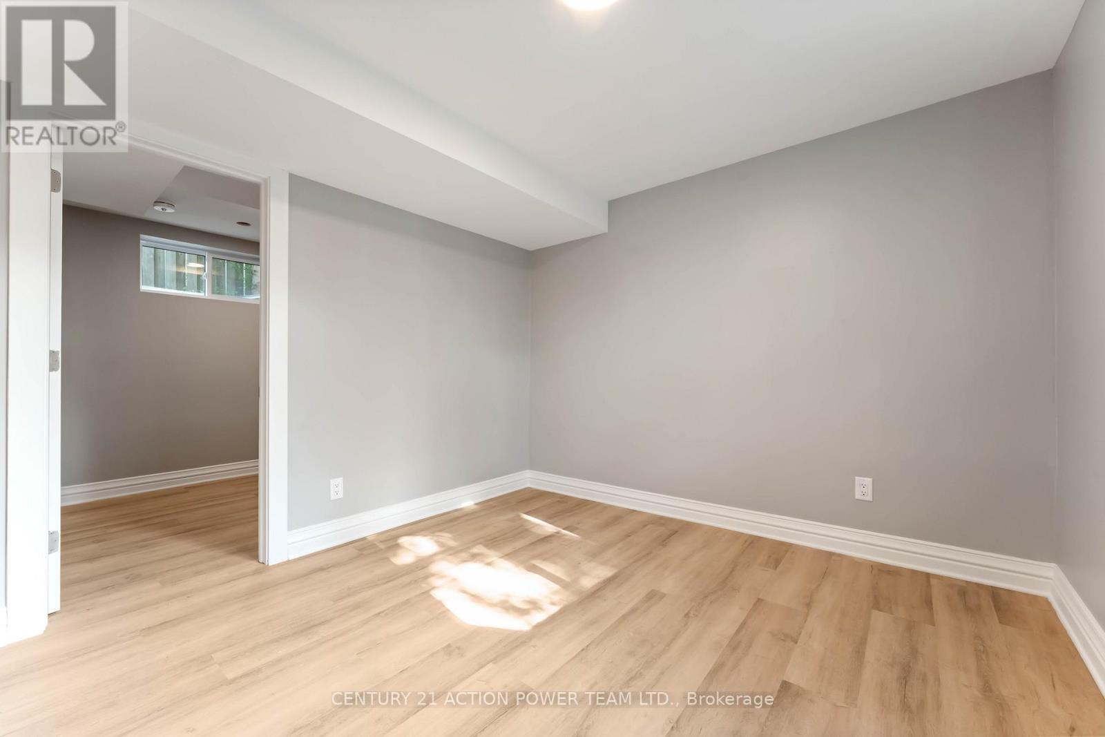 B - 427 Grassland Terrace, Ottawa, Ontario  K1E 2S1 - Photo 6 - X12396897