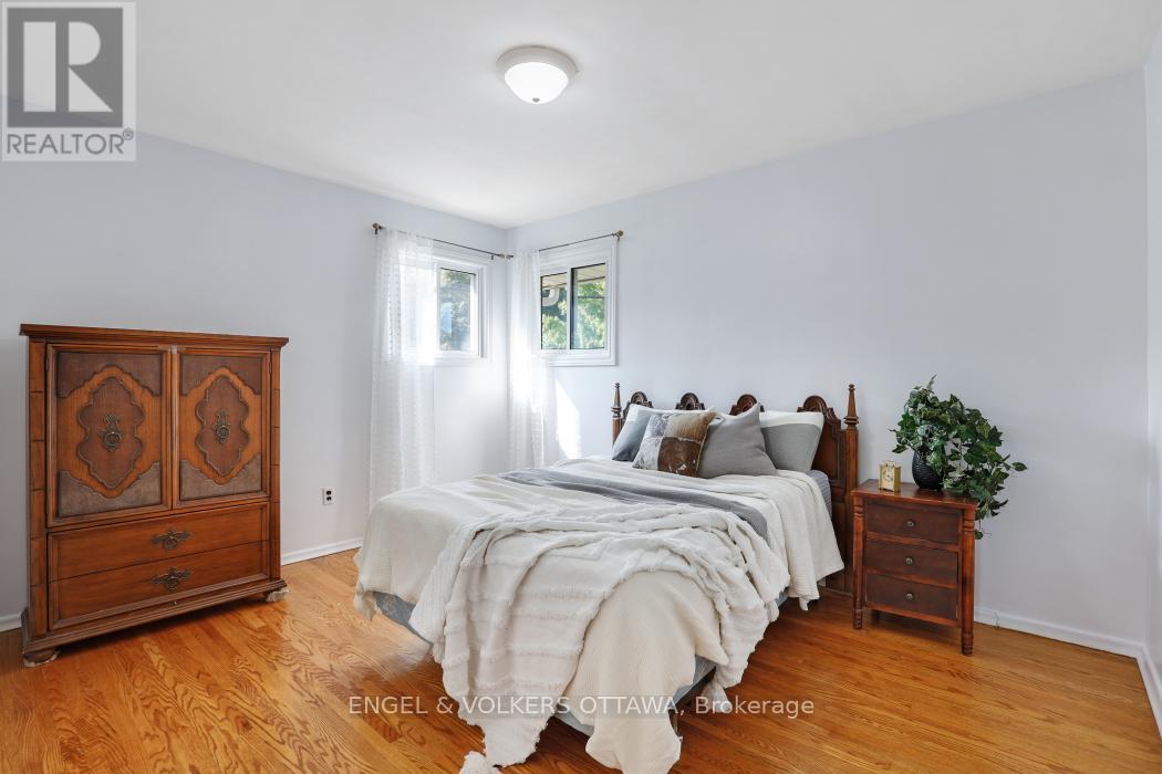 814 Pleasant Park Road, Ottawa, Ontario  K1G 1Y9 - Photo 11 - X12396929