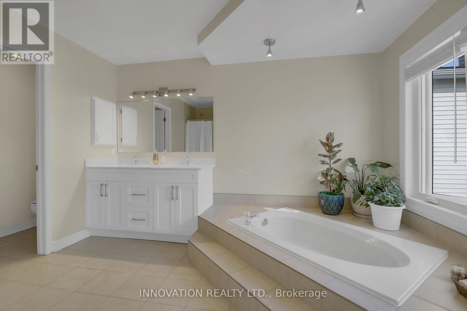 76 Chickasaw Crescent, Ottawa, Ontario  K2M 1M7 - Photo 20 - X12396933
