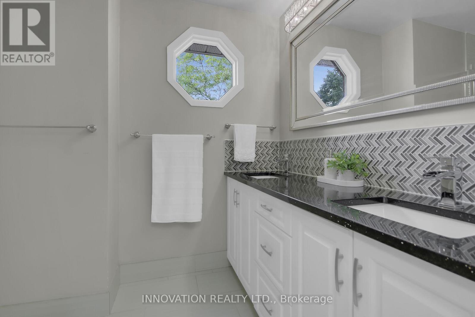 76 Chickasaw Crescent, Ottawa, Ontario  K2M 1M7 - Photo 24 - X12396933