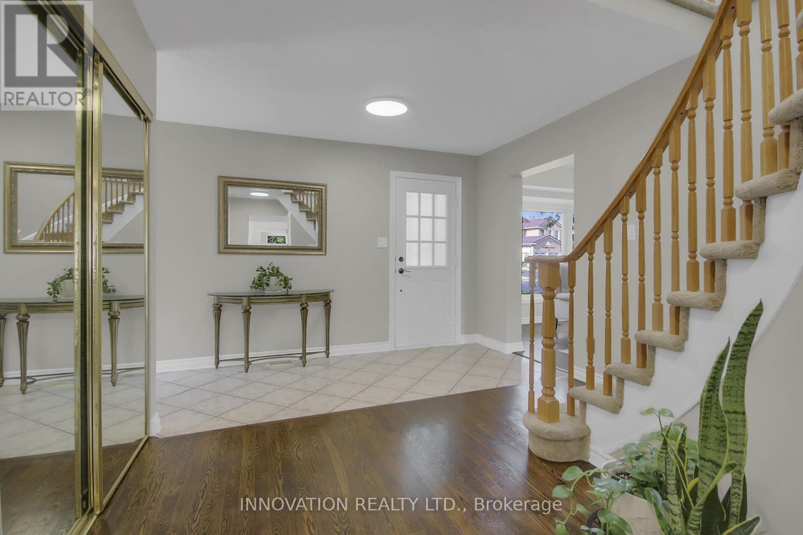 76 Chickasaw Crescent, Ottawa, Ontario  K2M 1M7 - Photo 4 - X12396933