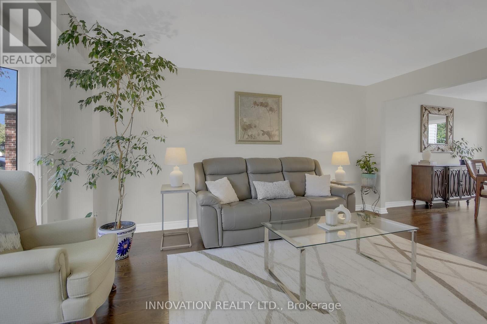 76 Chickasaw Crescent, Ottawa, Ontario  K2M 1M7 - Photo 8 - X12396933