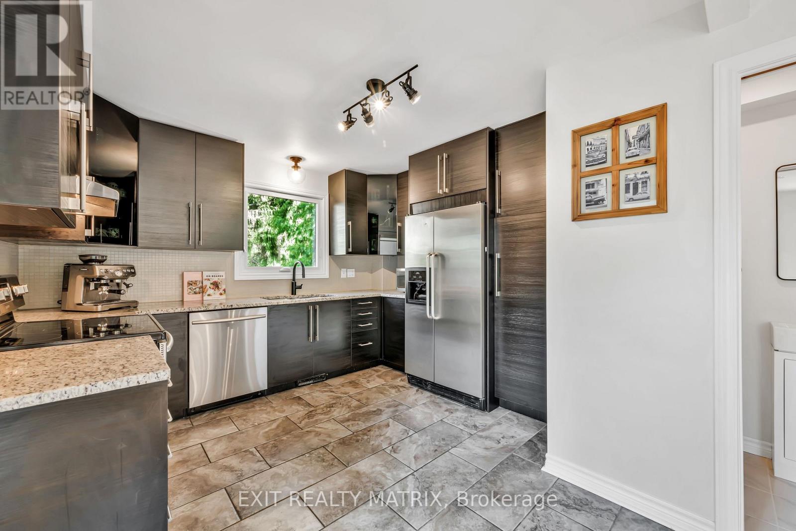 177 Hawthorne Avenue, Ottawa, Ontario  K1S 0B4 - Photo 12 - X12396943