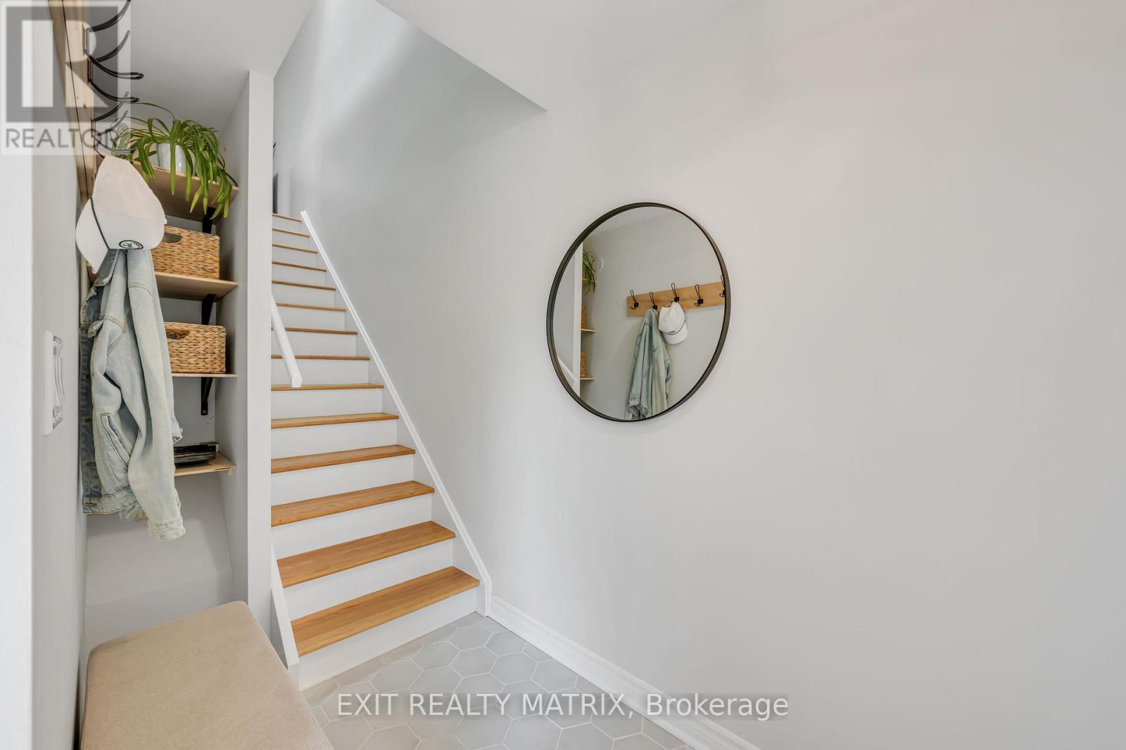177 Hawthorne Avenue, Ottawa, Ontario  K1S 0B4 - Photo 3 - X12396943