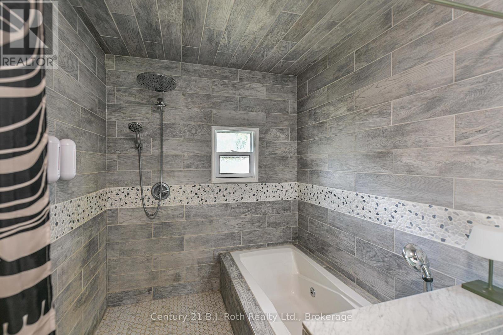 8441 11 Highway N, Severn, Ontario  L3V 0N3 - Photo 31 - S12396796