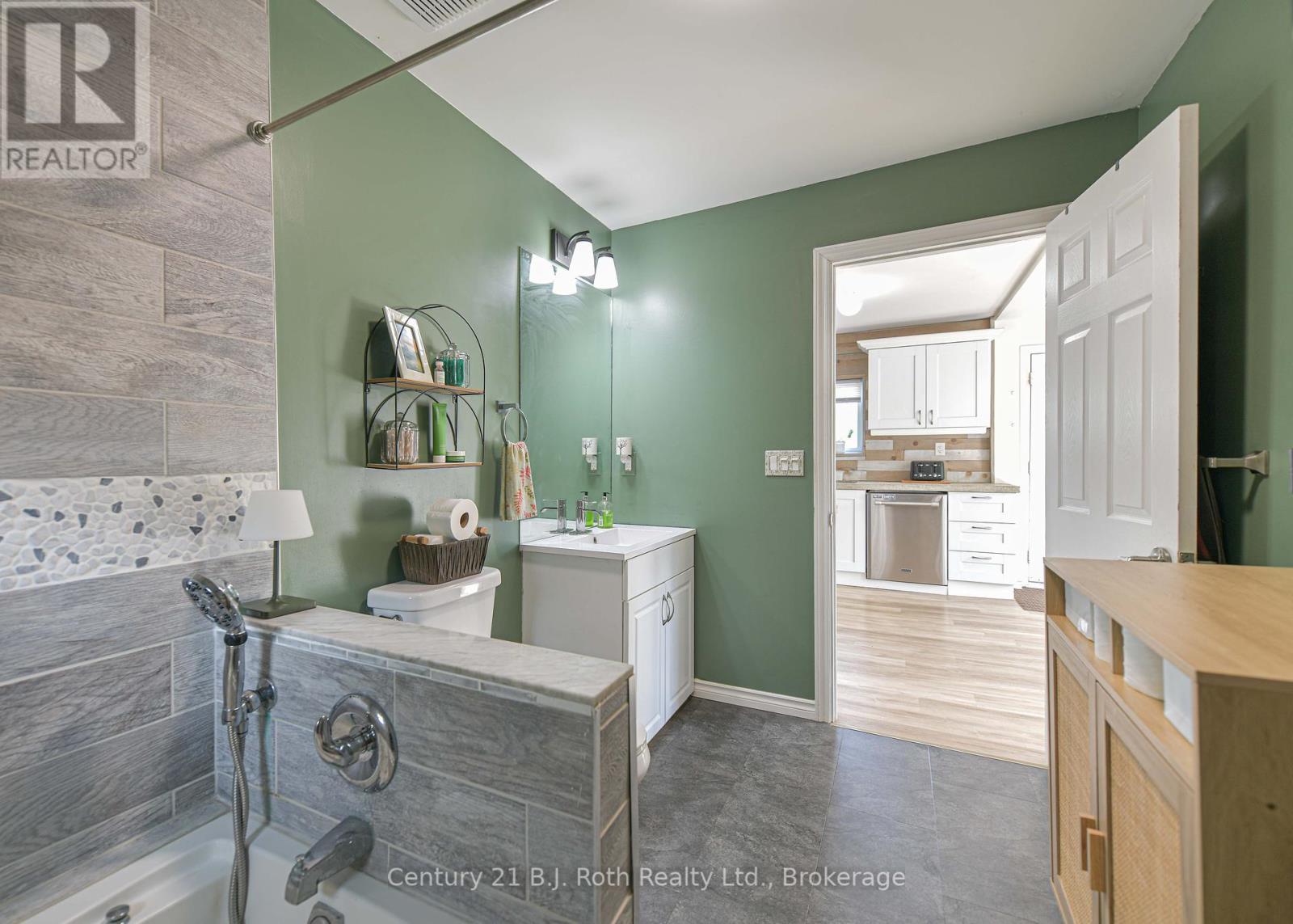 8441 11 Highway N, Severn, Ontario  L3V 0N3 - Photo 33 - S12396796