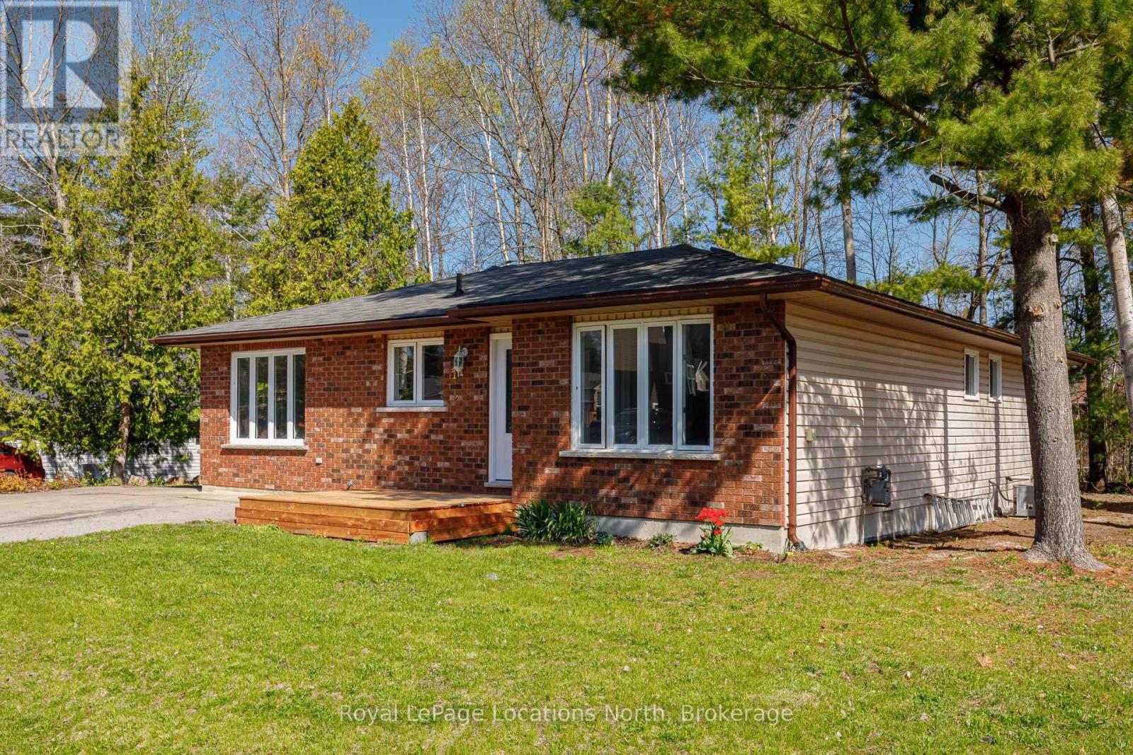 11 Lisbon Court, Wasaga Beach, Ontario  L9Z 1L2 - Photo 2 - S12396830