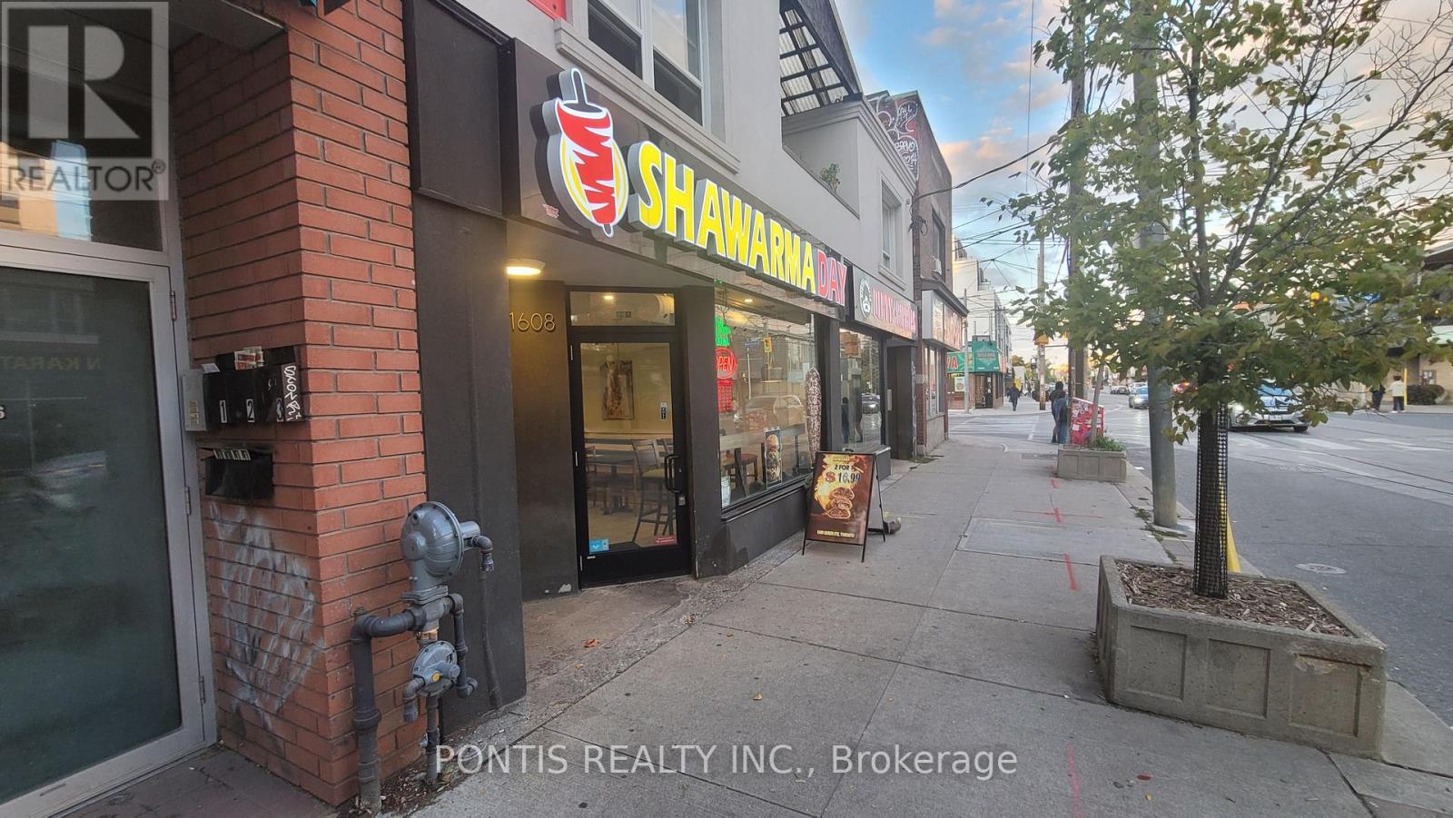 1608 Queen Street E, Toronto (South Riverdale), Ontario  M4L 1G2 - Photo 2 - E12396726