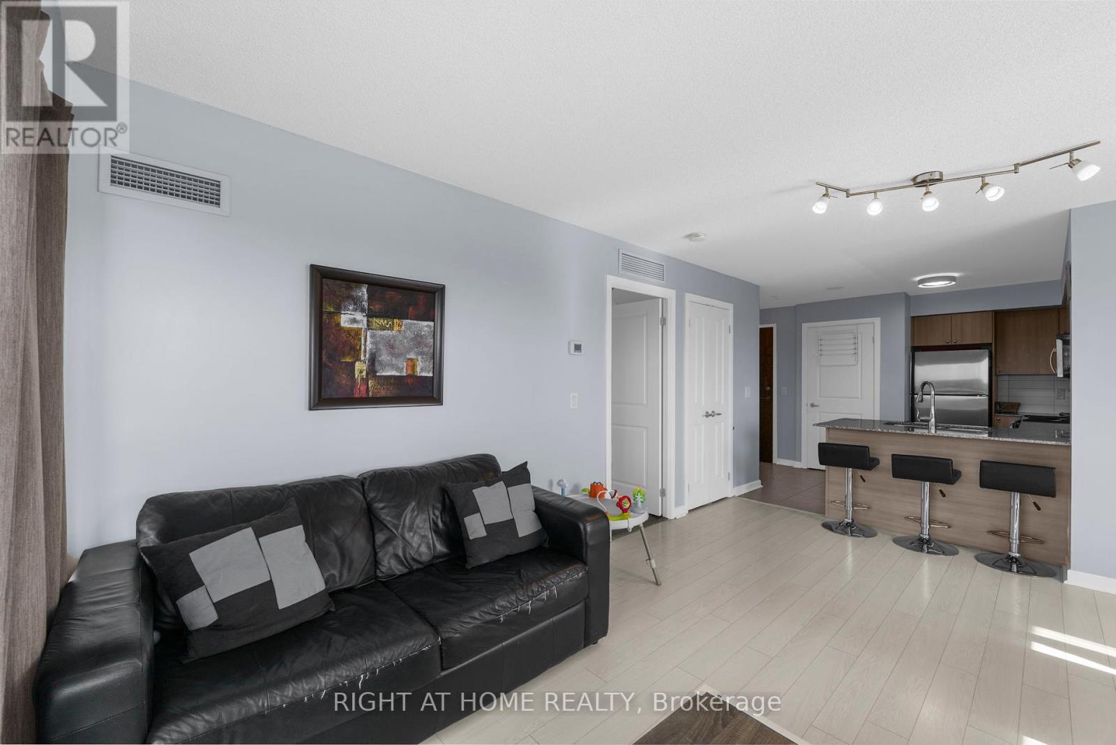 603 - 1235 Bayly Street, Pickering, Ontario  L1W 1L7 - Photo 10 - E12396741