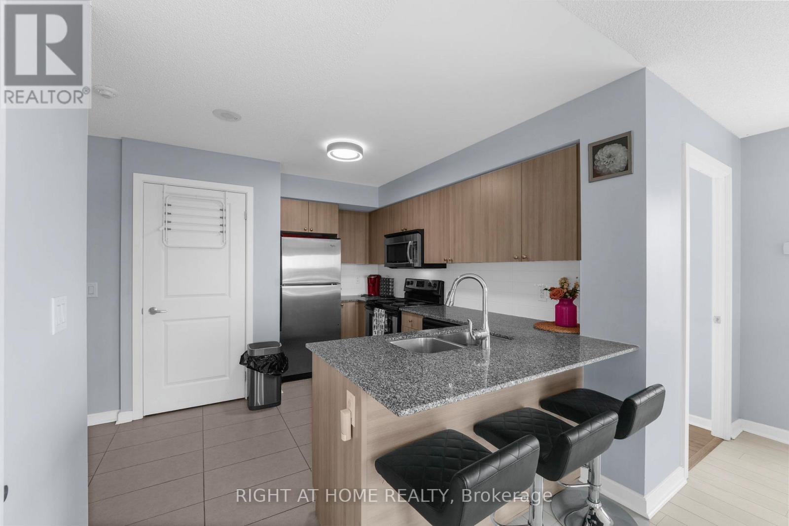 603 - 1235 Bayly Street, Pickering, Ontario  L1W 1L7 - Photo 13 - E12396741