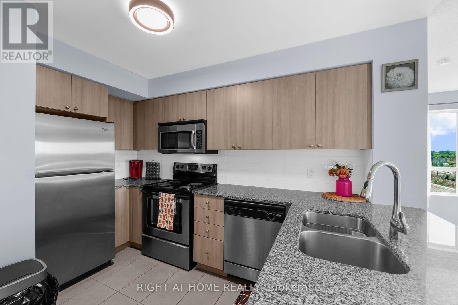603 - 1235 Bayly Street, Pickering, Ontario  L1W 1L7 - Photo 16 - E12396741