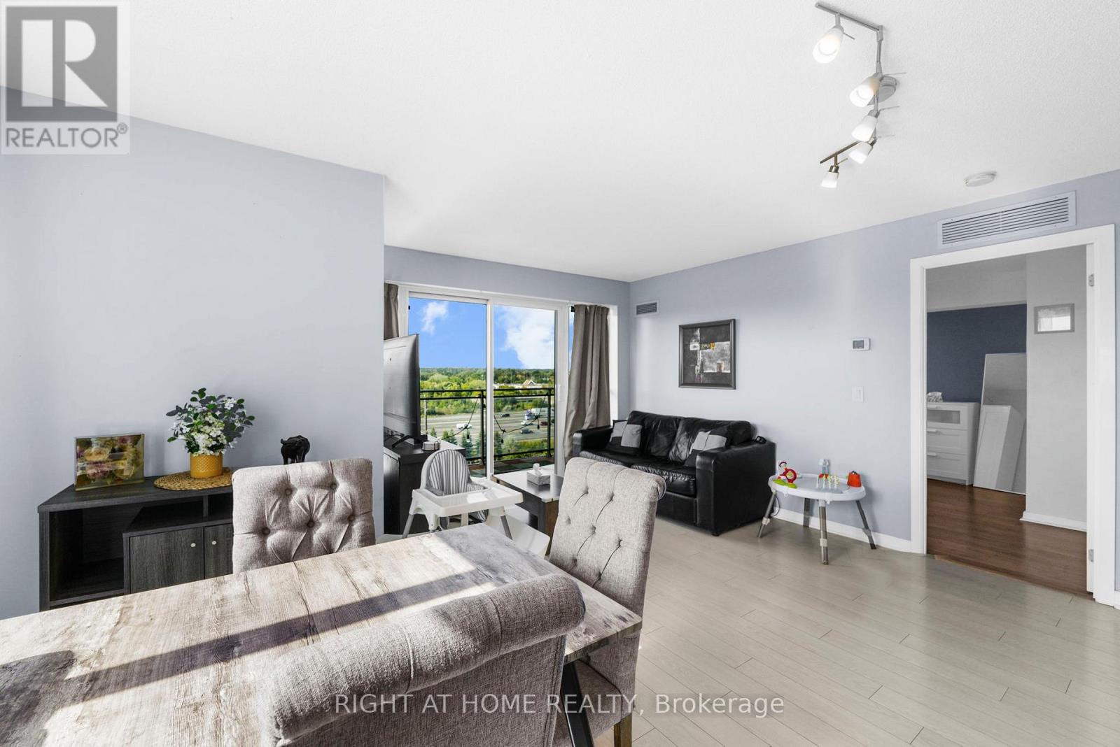 603 - 1235 Bayly Street, Pickering, Ontario  L1W 1L7 - Photo 9 - E12396741