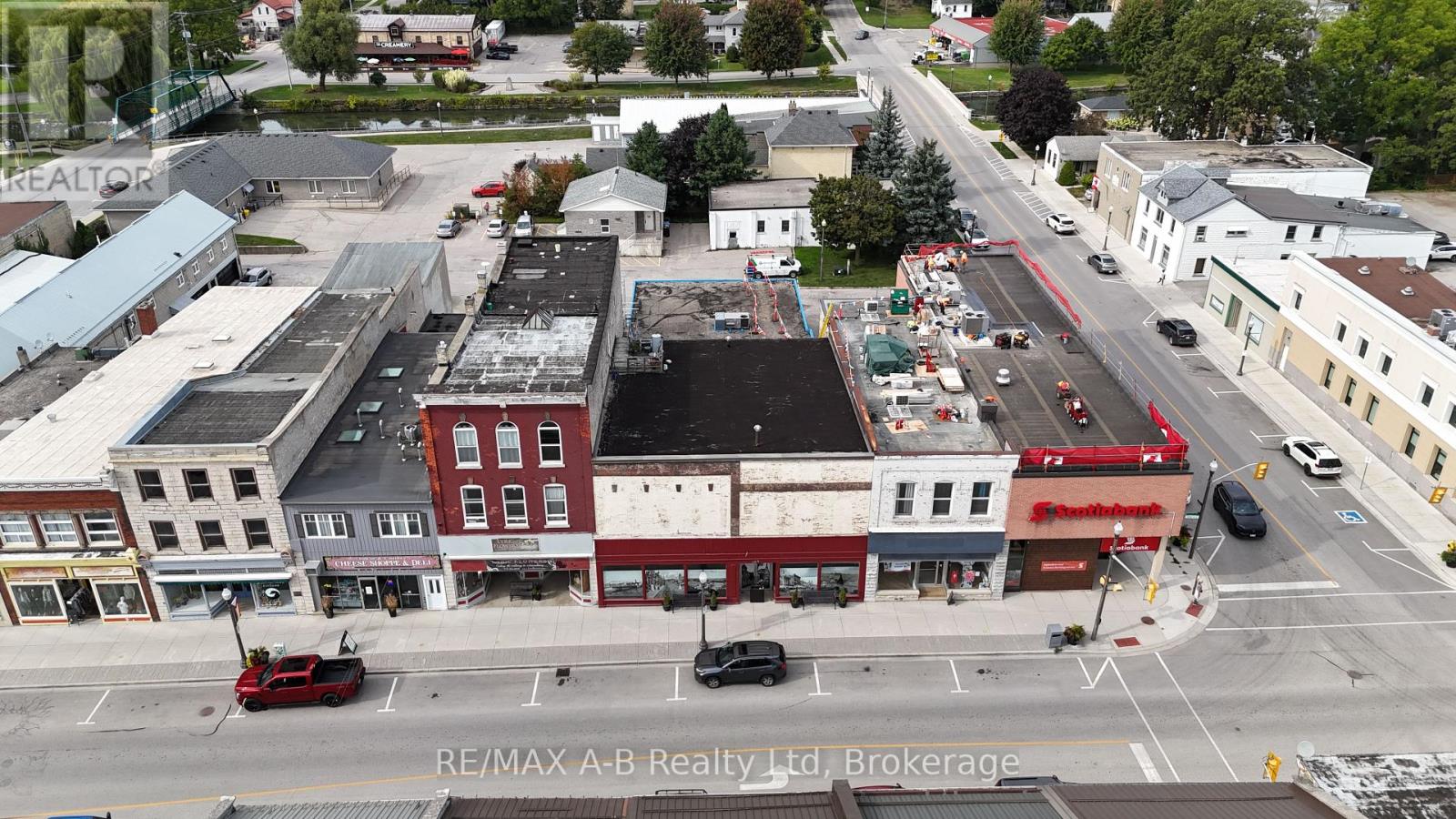 125 Queen Street E, St. Marys, Ontario  N4X 1C4 - Photo 5 - X12396864