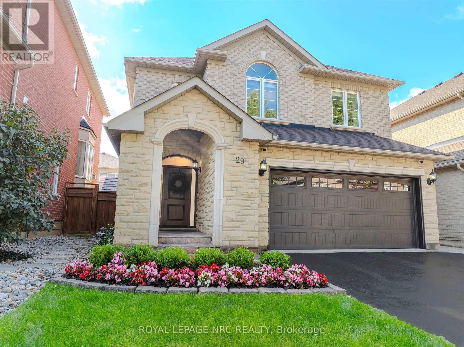 29 GRAPEVINE DRIVE, Vaughan, Ontario