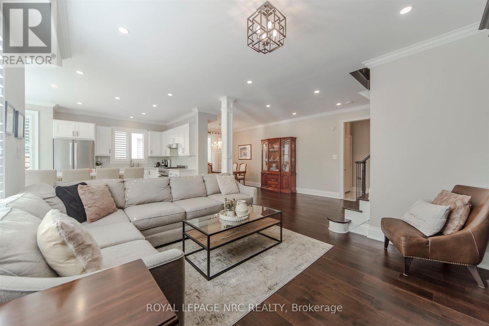 29 Grapevine Drive, Vaughan, Ontario  L4H 2W3 - Photo 12 - N12396912