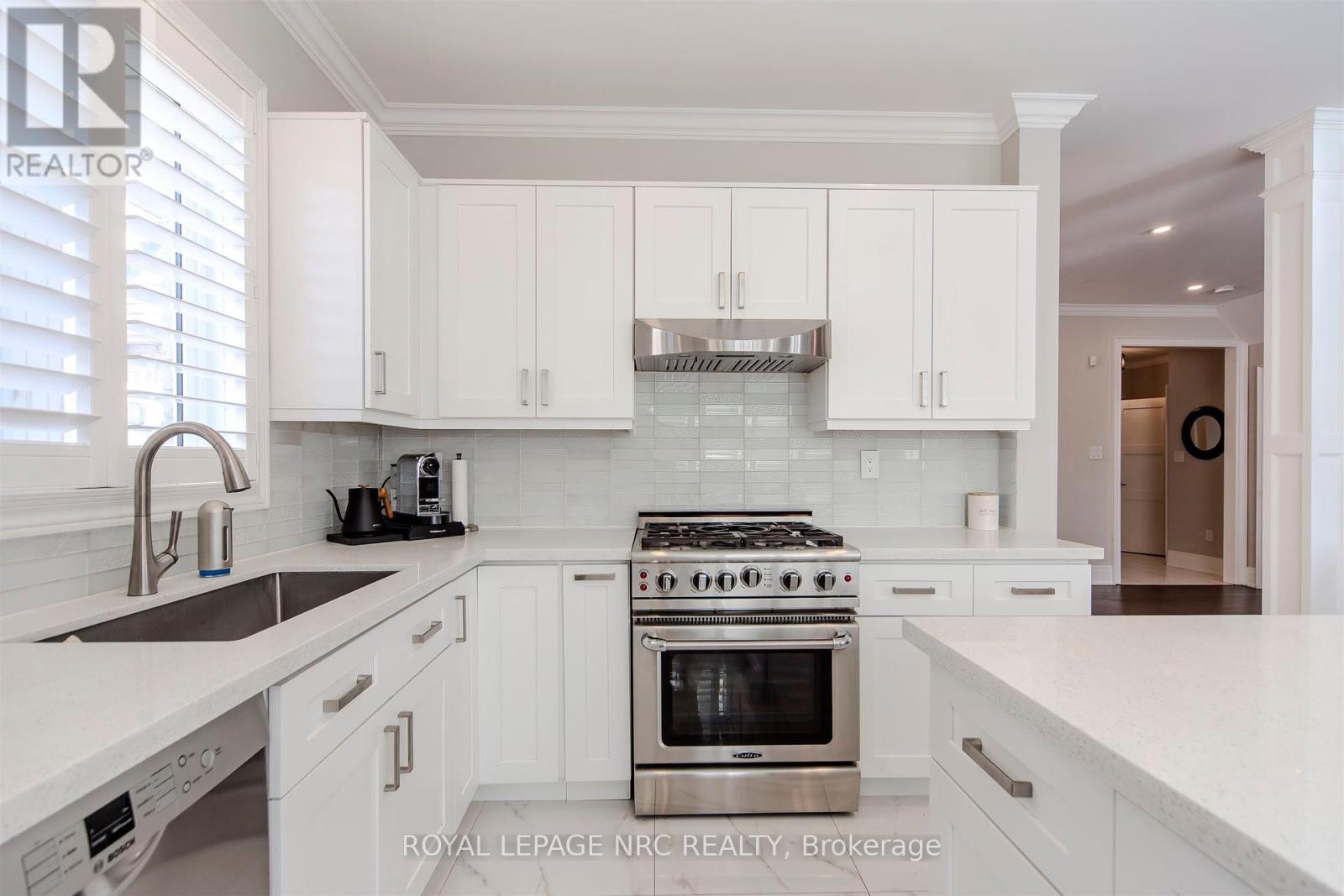 29 Grapevine Drive, Vaughan, Ontario  L4H 2W3 - Photo 18 - N12396912