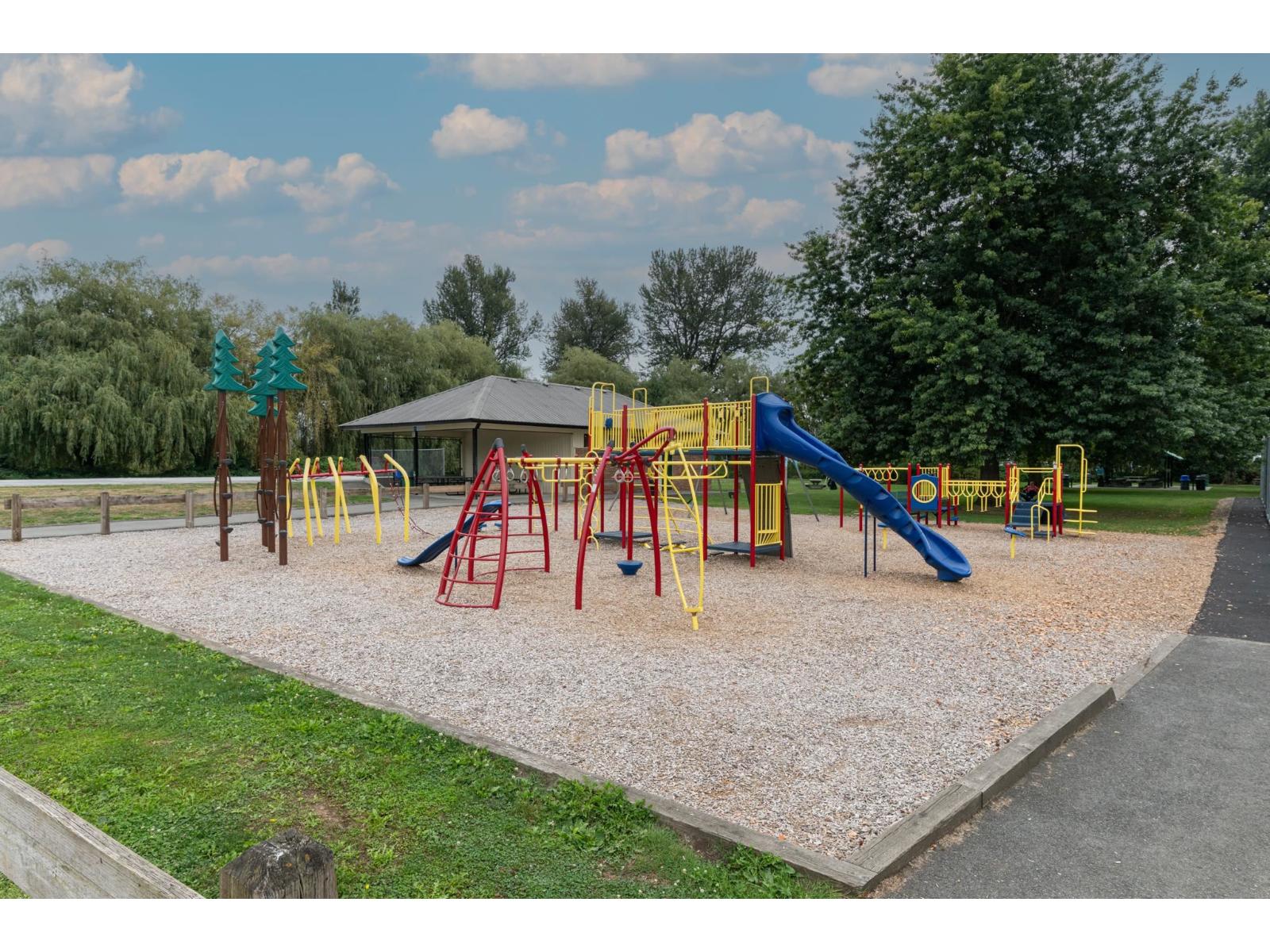 2 5924 Riverside Street, Abbotsford, British Columbia  V4X 1T8 - Photo 9 - R3046100