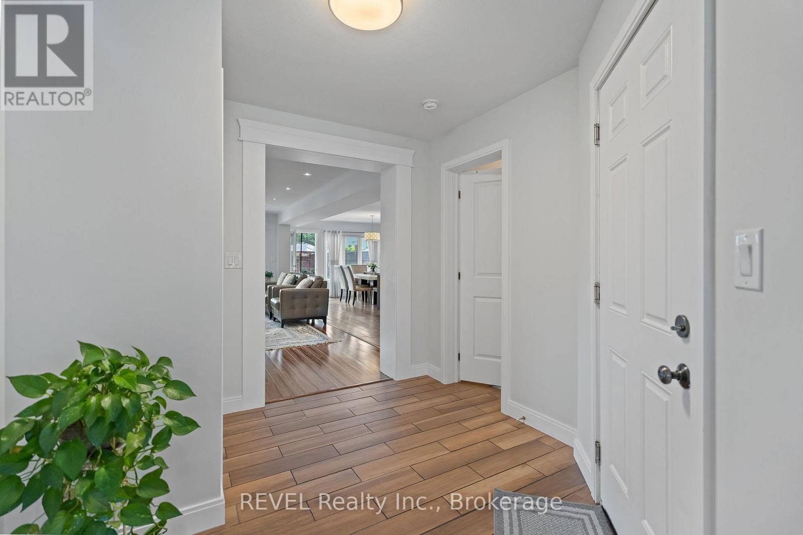 6558 Montrose Road, Niagara Falls, Ontario  L2H 1M4 - Photo 17 - X12396909