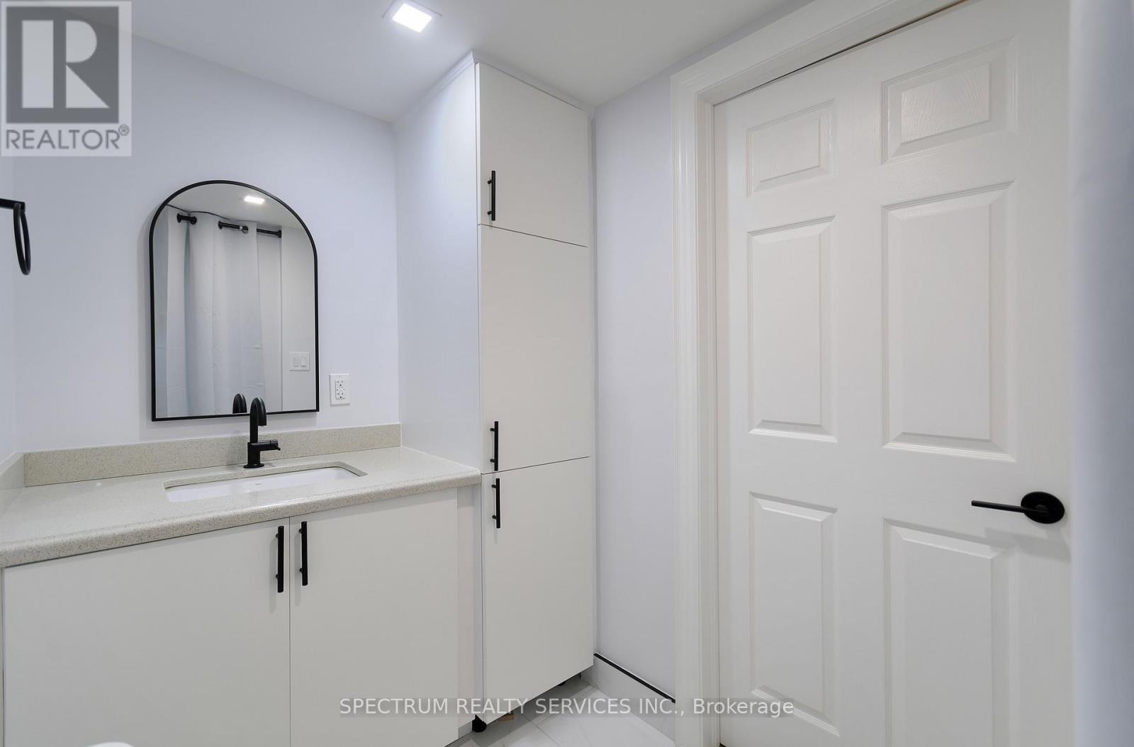 66 Decoroso Drive, Vaughan, Ontario  L4H 1N1 - Photo 33 - N12396677