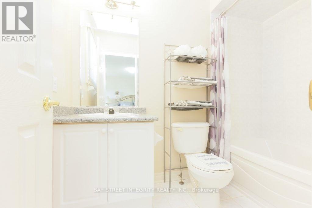 150 Valentina Drive, Markham, Ontario  L3R 4R9 - Photo 11 - N12396759