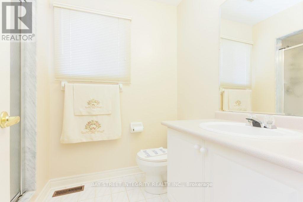 150 Valentina Drive, Markham, Ontario  L3R 4R9 - Photo 13 - N12396759