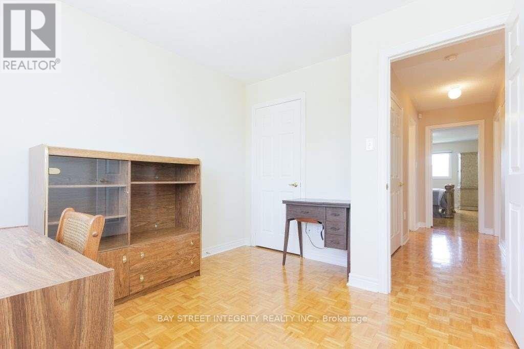 150 Valentina Drive, Markham, Ontario  L3R 4R9 - Photo 14 - N12396759