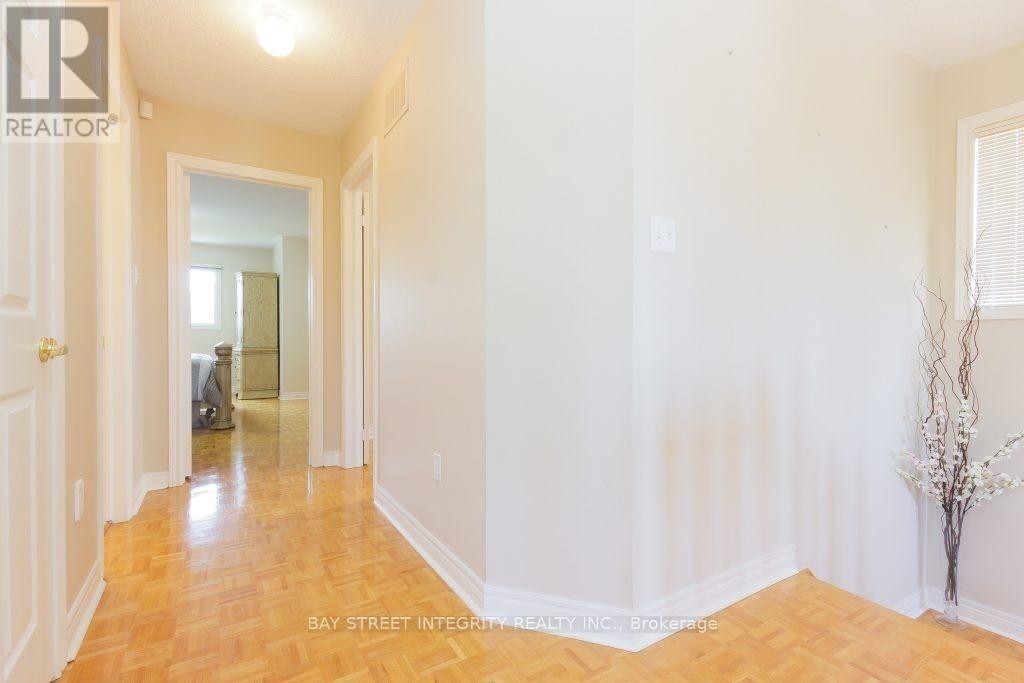 150 Valentina Drive, Markham, Ontario  L3R 4R9 - Photo 15 - N12396759