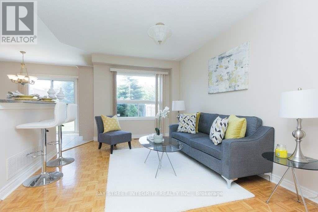 150 Valentina Drive, Markham, Ontario  L3R 4R9 - Photo 5 - N12396759