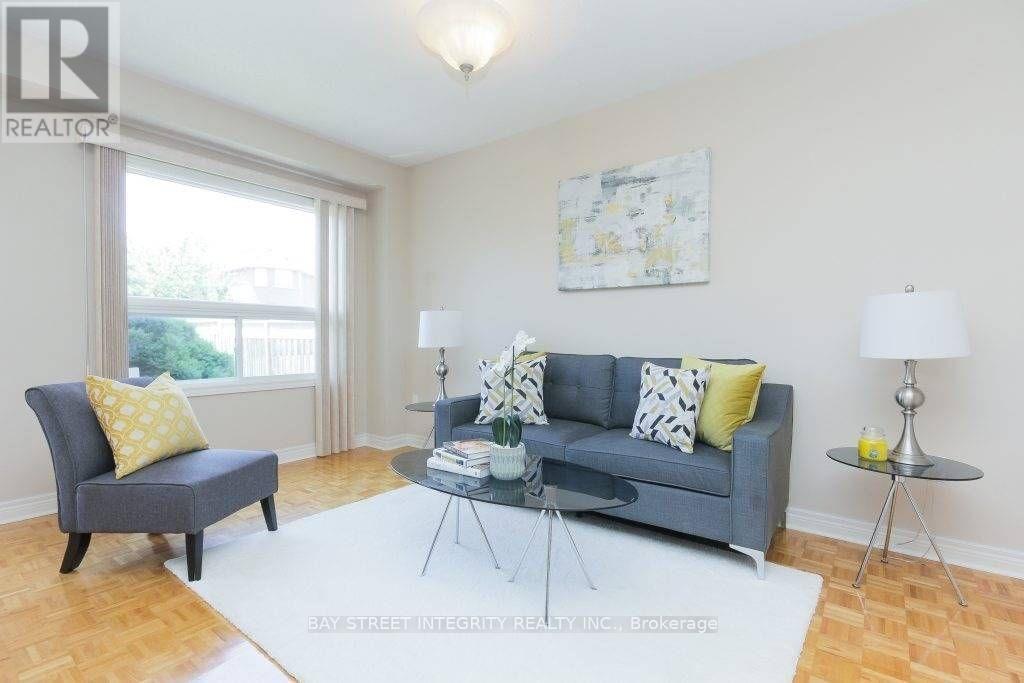 150 Valentina Drive, Markham, Ontario  L3R 4R9 - Photo 6 - N12396759