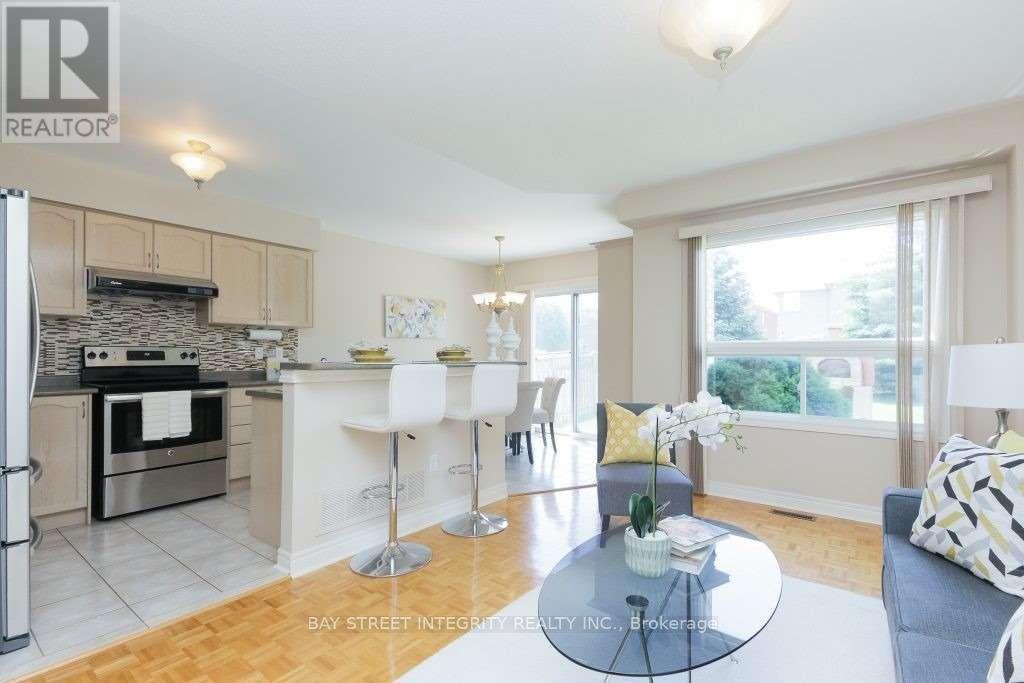 150 Valentina Drive, Markham, Ontario  L3R 4R9 - Photo 8 - N12396759