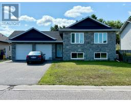 2063 SANDSTONE CRESCENT, Petawawa, Ontario