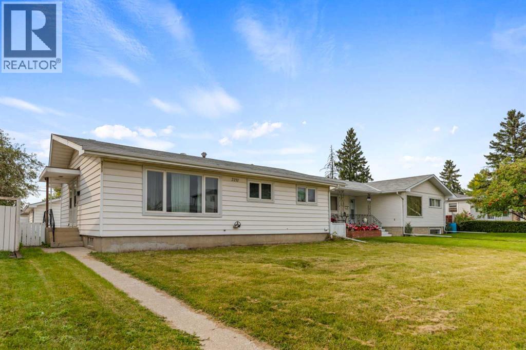 2211 43 Street Se, Calgary, Alberta  T2B 1H4 - Photo 2 - A2252924