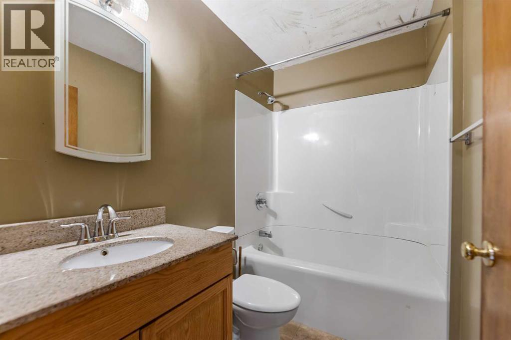 2211 43 Street Se, Calgary, Alberta  T2B 1H4 - Photo 21 - A2252924