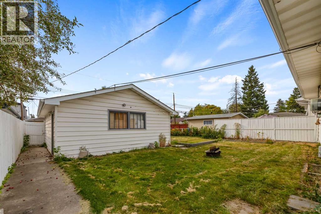 2211 43 Street Se, Calgary, Alberta  T2B 1H4 - Photo 6 - A2252924