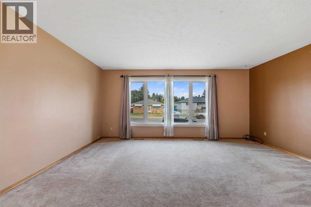 2211 43 Street Se, Calgary, Alberta  T2B 1H4 - Photo 10 - A2252924