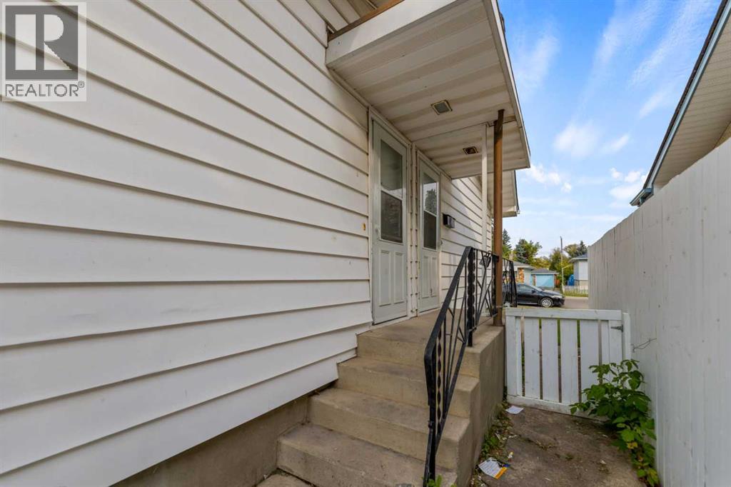 2211 43 Street Se, Calgary, Alberta  T2B 1H4 - Photo 5 - A2252924
