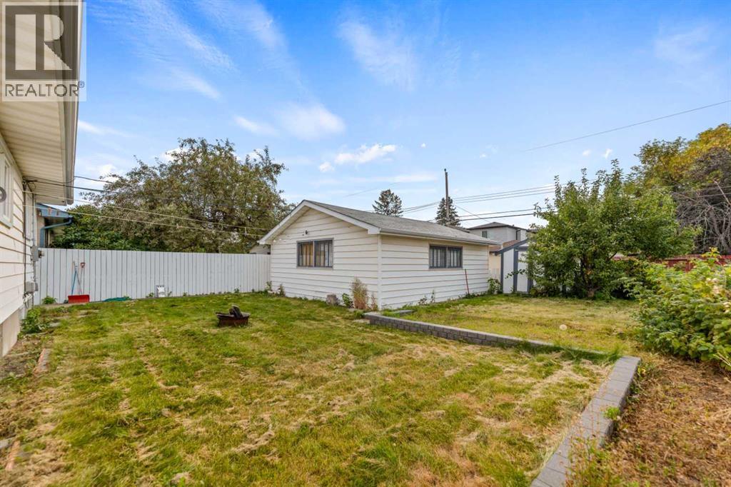 2211 43 Street Se, Calgary, Alberta  T2B 1H4 - Photo 7 - A2252924