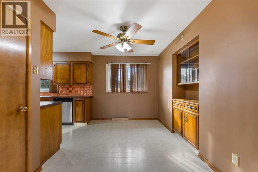 2211 43 Street Se, Calgary, Alberta  T2B 1H4 - Photo 13 - A2252924
