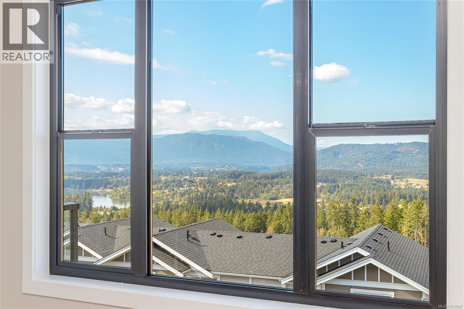 Property at 3195 Woodrush Dr image 3