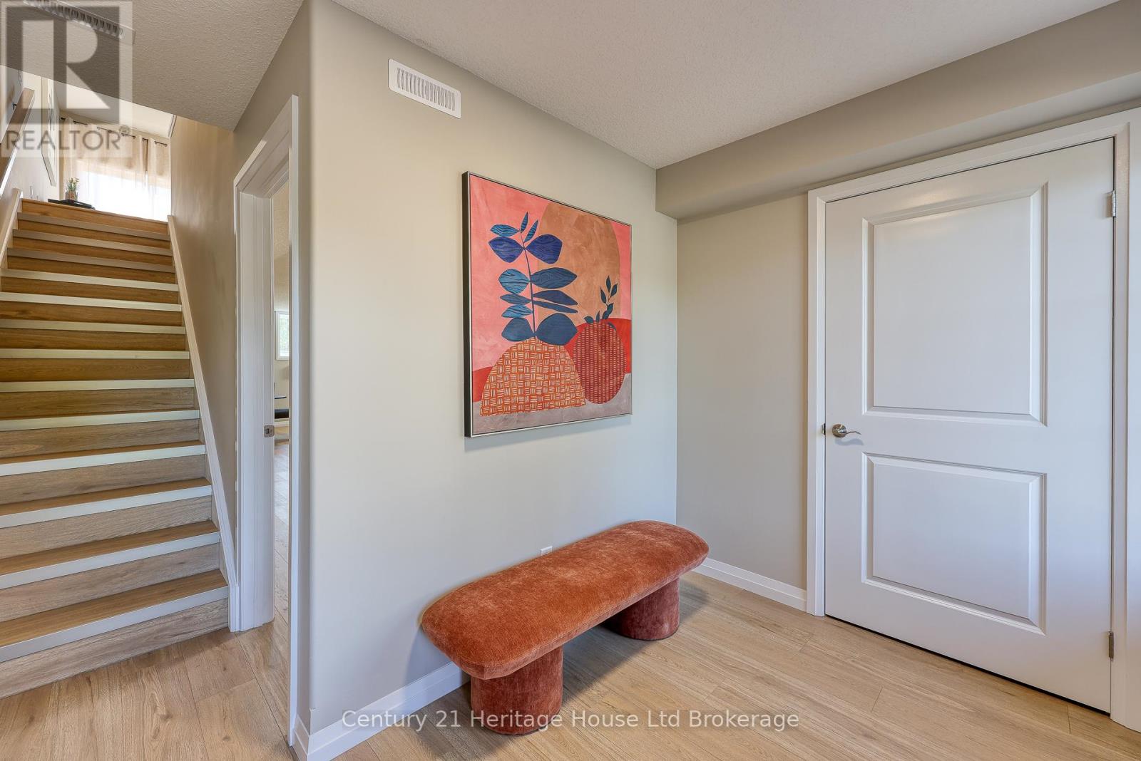 13 - 19 Anderson Street, Woodstock, Ontario  N4S 9A3 - Photo 2 - X12396827