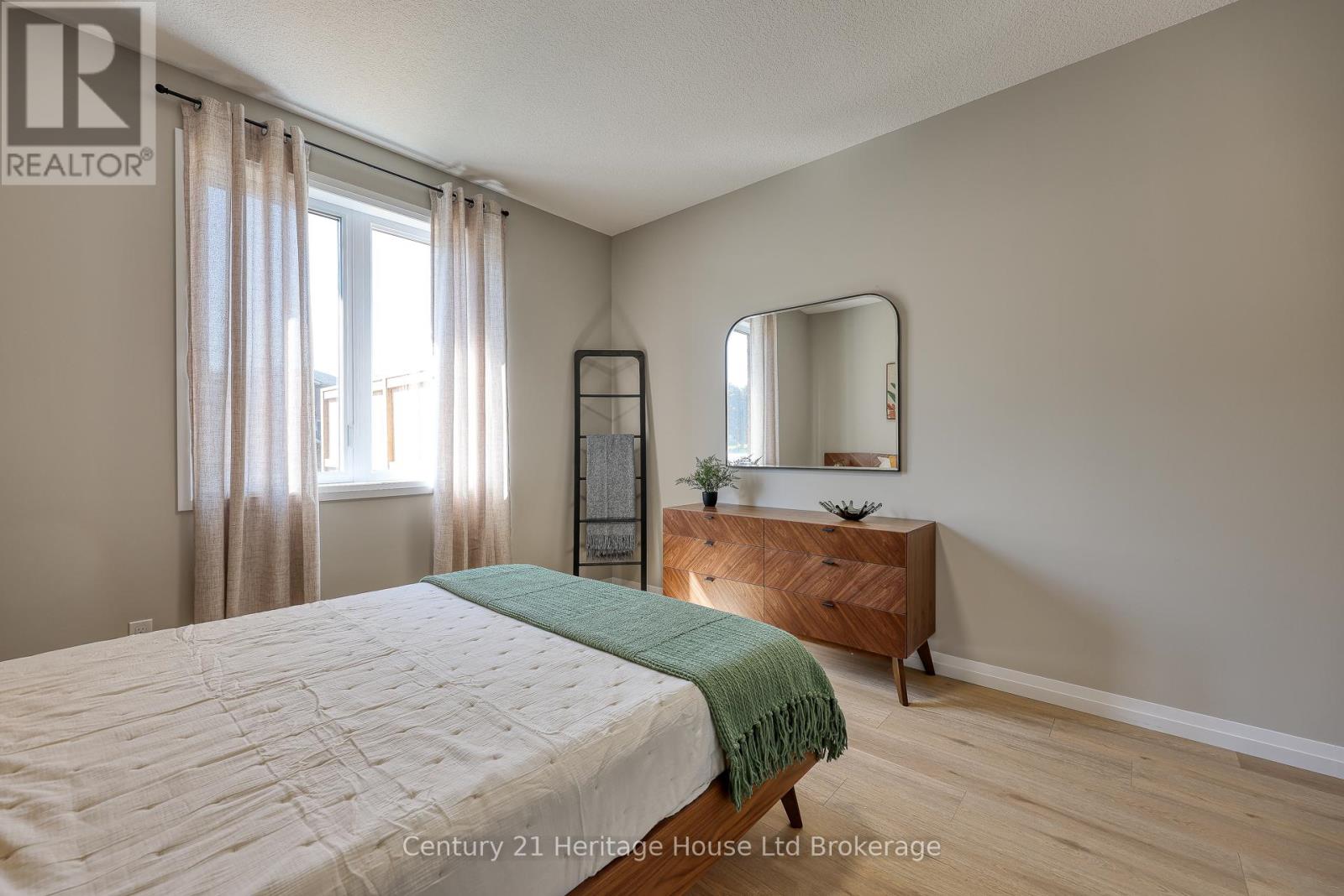 12 - 19 Anderson Street, Woodstock, Ontario  N4S 9A3 - Photo 34 - X12396832