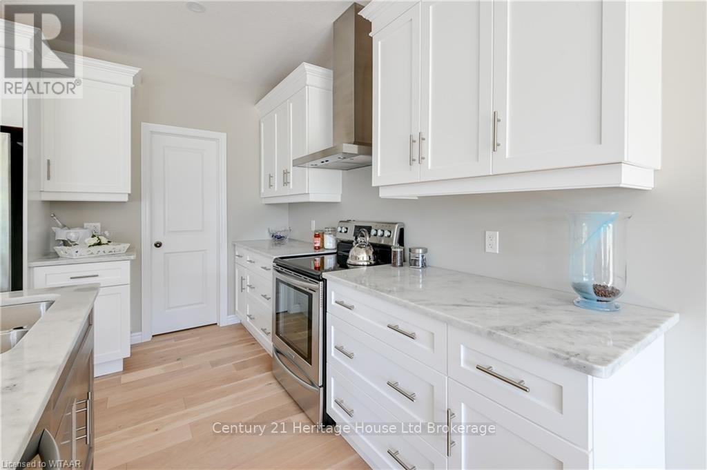 46 Matheson Crescent, East Zorra-Tavistock, Ontario  N0J 1M0 - Photo 12 - X12396835