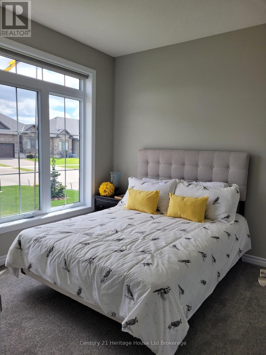 22 Matheson Crescent, East Zorra-Tavistock, Ontario  N0J 1M0 - Photo 10 - X12396837