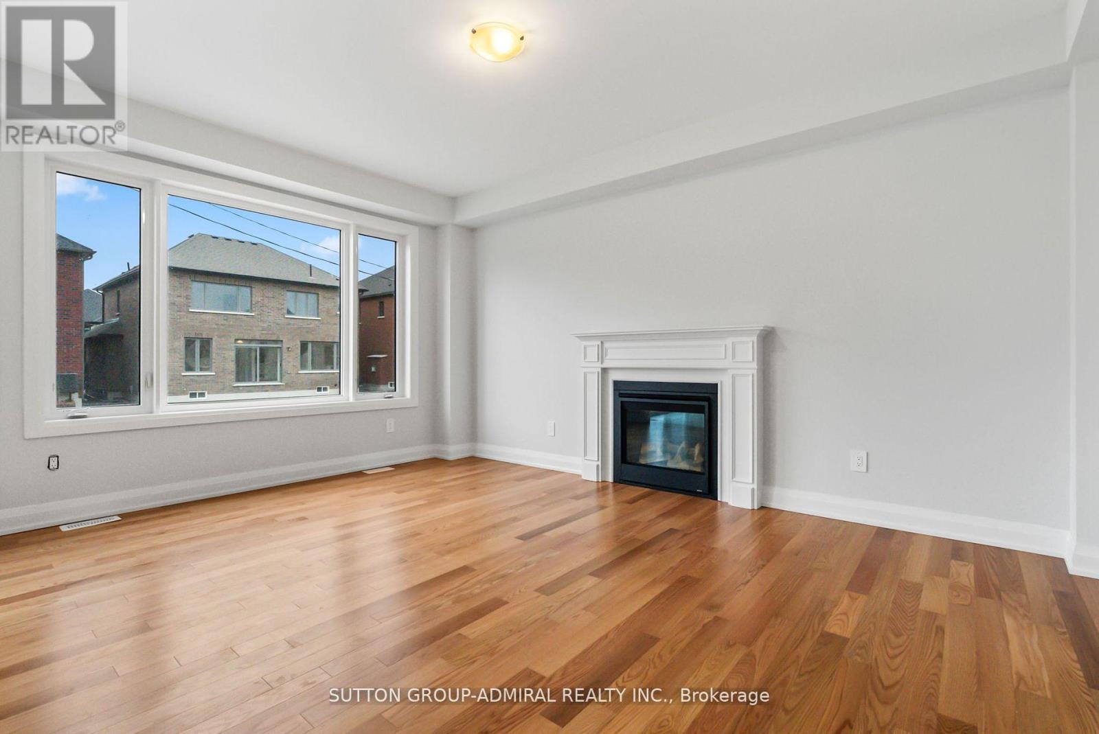 32 Mckay Avenue, Kawartha Lakes, Ontario  K9V 0R2 - Photo 13 - X12388667