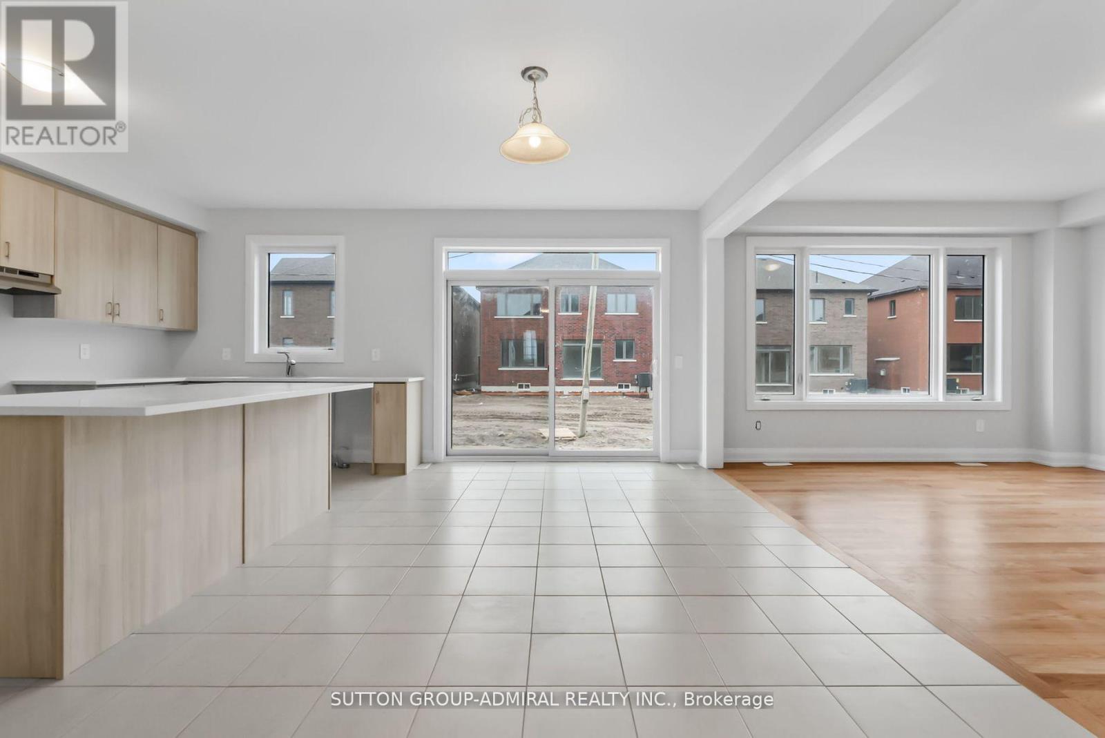 32 Mckay Avenue, Kawartha Lakes, Ontario  K9V 0R2 - Photo 5 - X12388667