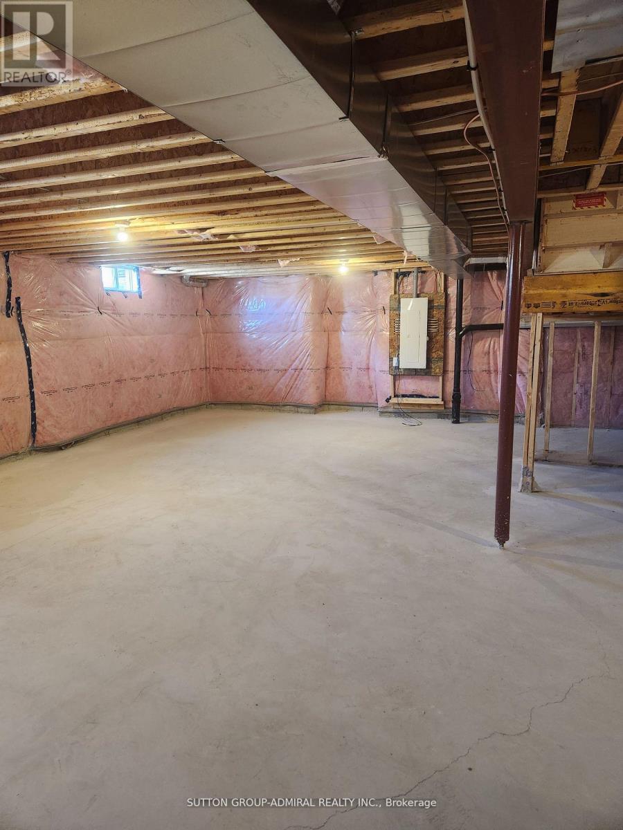 32 Mckay Avenue, Kawartha Lakes, Ontario  K9V 0R2 - Photo 25 - X12388667