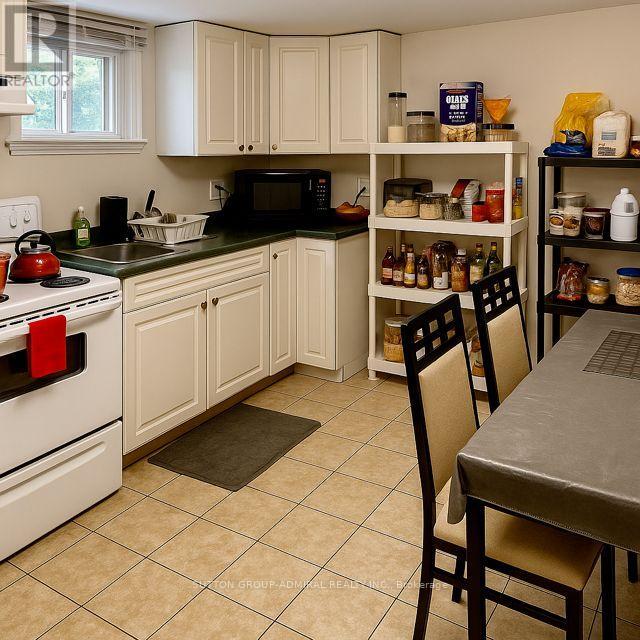 52 Acton Avenue, Toronto, Ontario  M3H 4G8 - Photo 11 - C12391299