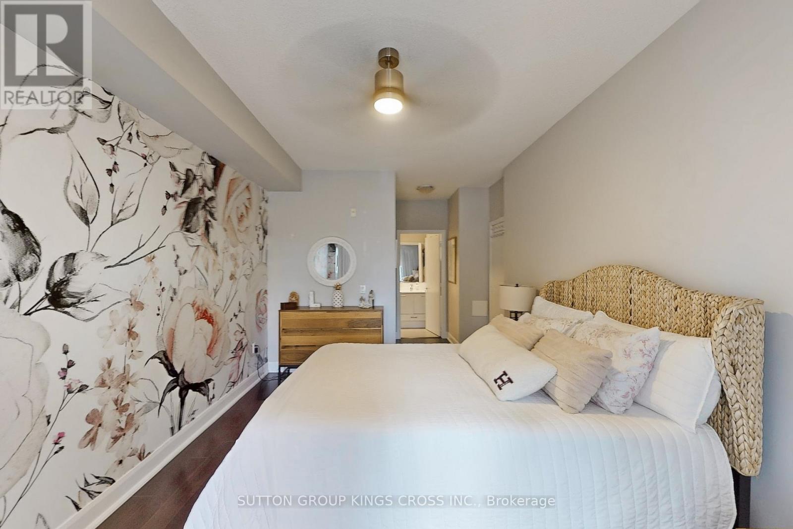 201 - 2470 Prince Michael Drive, Oakville (Jc Joshua Creek), Ontario  L6H 0G9 - Photo 13 - W12396679