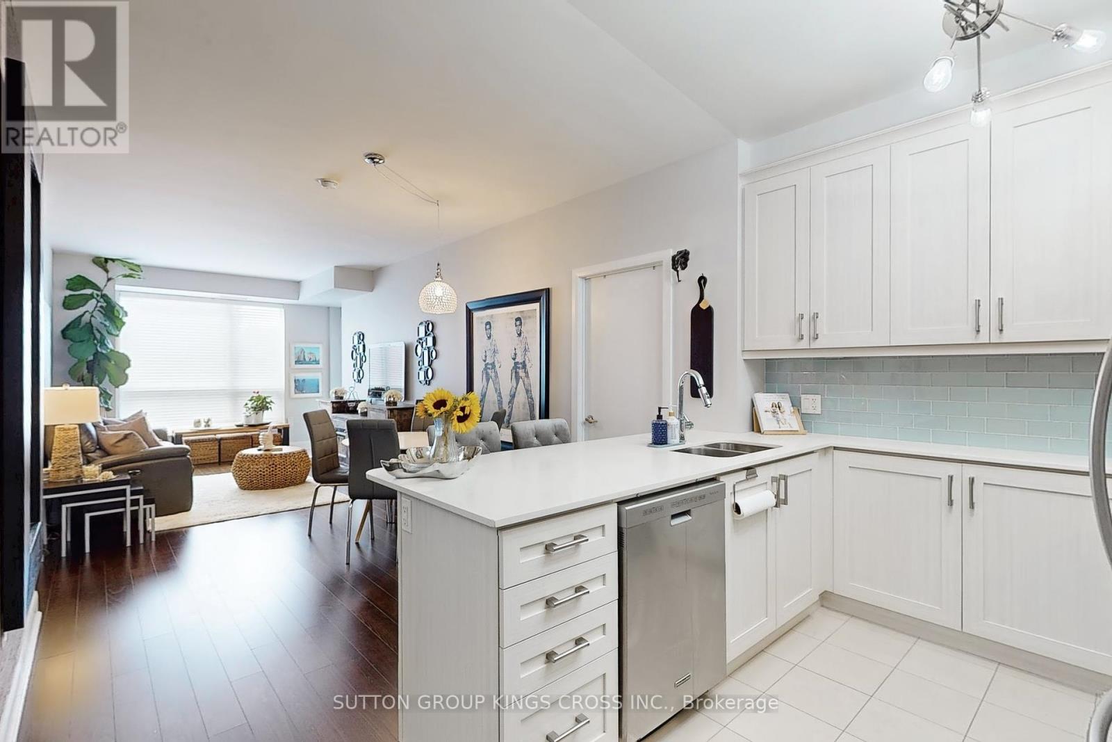 201 - 2470 Prince Michael Drive, Oakville (Jc Joshua Creek), Ontario  L6H 0G9 - Photo 8 - W12396679