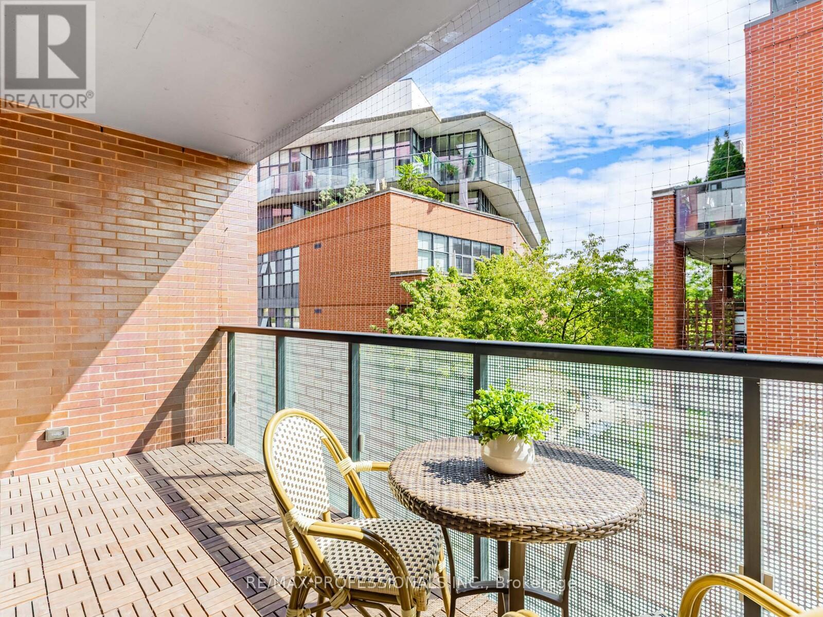 401 - 383 Sorauren Avenue, Toronto, Ontario  M6R 0A4 - Photo 35 - W12396696